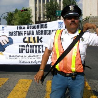 Revisa Vialidad uso del cinturón en Ávila Camacho