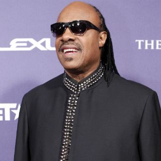 Presenta Stevie Wonder demanda de divorcio a Kai Millard