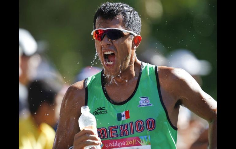 A sus 25 años, el marchista de Tlalnepantla lleva ya varios años compitiendo contra los mejores del mundo. ARCHIVO  /