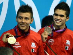 Germán e Iván, con las medallas de plata que conquistaron en los Juegos Olímpicos de Londres 2012.  /