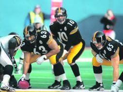 Muralla. Dermontti Dawson (63) fue el fiel escudero de los quarterbacks de Pittsburgh durante toda su carrera. AP  /