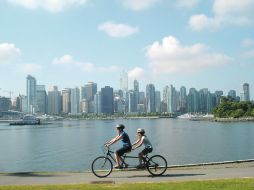 En los recorridos en bicicleta por Vancouver los paisajes son memorables, desde el mar hasta verdes bosques. ESPECIAL  /