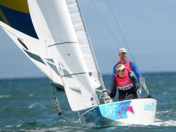 La pareja sueca festeja su victoria. AFP  /