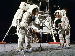 En 1930 nace el astronauta estadounidense Neil Armstrong, primer ser humano en pisar la Luna. ESPECIAL  /