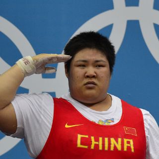 La china Zhou Lulu gana el oro en 75 kilos