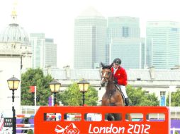Segunda jornada de calificación. Alberto Michán monta a ''Rosalía La Silla'' en la pista del Greenwich Park. REUTERS  /