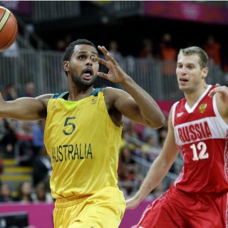 Australia sorprende a Rusia en el último minuto