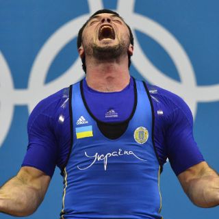 Ucrania se cuelga un oro en pesas