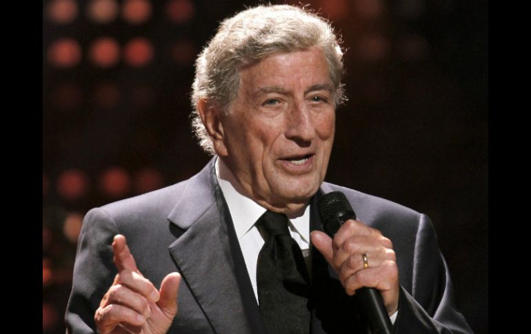 Bennett interpreta sus grandes éxitos al lado de cantantes de la música latina. ARCHIVO  /