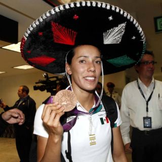 Laura Sánchez regresa contenta a México