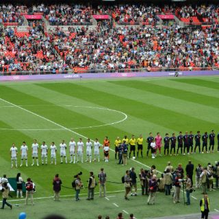 Giovani dos Santos se lesiona