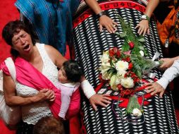 Gente de todo nivel acudió a la despedida de ''La Chamana''. REUTERS  /