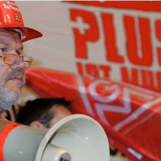 Fundéu BBVA: El plural de plus es pluses