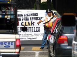 Los elementos de la Secretaría están ubicados sobre la venida López Mateos y Lázaro Cárdenas revisando a los automovilistas. ARCHIVO  /