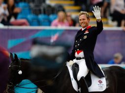 No vengo de una familia apasionada por los caballos, dijo el británico Carl Hester, medalla de oro en doma por equipos. XINHHUA  /