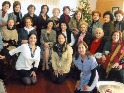 MUJERES. Grupo, entre ellas, Mela Velarca, Ana Rosa de la Mora y Martha Olvera.  /