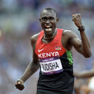 Rudisha gana el oro y rompe récord mundial