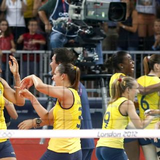 Brasil califica a la final de voleibol femenino contra EU