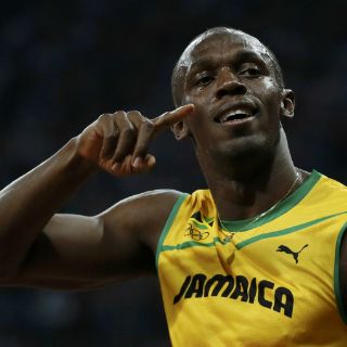 Bolt destrona a Carl Lewis