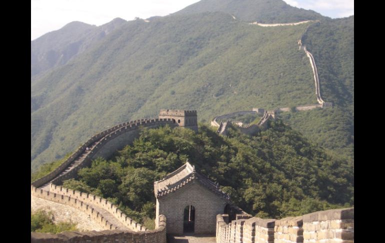 El derrumbe fue de un tramo de 36 metros de la Gran Muralla en la provincia de Hebei, que rodea Beijing. ESPECIAL  /