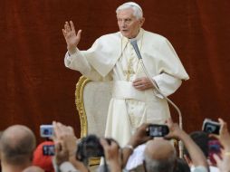 Benedicto XVI durante la audiencia pública, en la residencia de verano de Castel Gandolfo, al sur de Roma. EFE  /