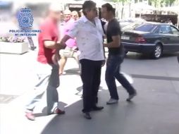 Imagen del momento de la detención de los vinculados con el cartel de Sinaloa en Madrid. ESPECIAL  /