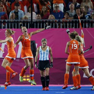 Holandesas le arrebatan el oro a las Leonas