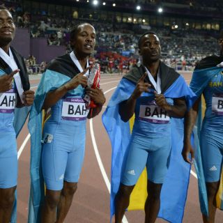 Bahamas sorprende y gana el oro en el relevo 4x400 varonil