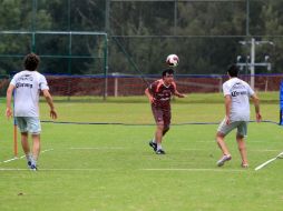 Miembros del Atlas durante su enttrenamiento en el club de Colomos.  /