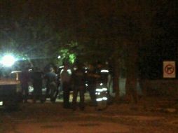 En el lugar fue asegurada una veintena de casquillos de bala de los calibres .38 y .223, para fusiles de asalto tipo AR-15.  /