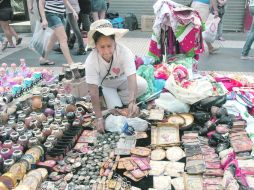 Buenos Aires, Argentina. La venta informal está presente en todo el mundo.EFE  /