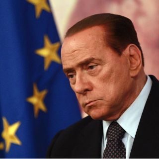 Berlusconi considera que la salida del euro sería un desastre