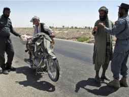 Un civil afgano empleado en una base de la OTAN mató a tiros a tres soldados de la coalición internacional. EFE  /