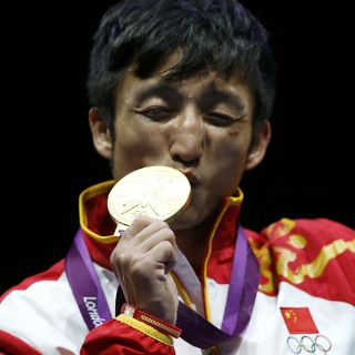 Zou Shiming revalida su corona olímpica en los minimoscas