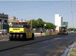 Las moléculas más recalcitrantes que tiene el petróleo son los asfaltenos, el material con el que se pavimentan las calles. ESPECIAL  /