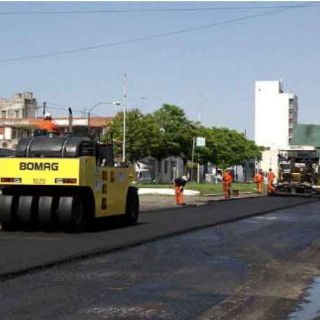 Prueban enzimas para degradar plásticos y retirar azufre al petróleo