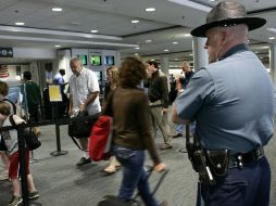Discriminación por prejuicios raciales en Aeropuerto de Boston. AP  /