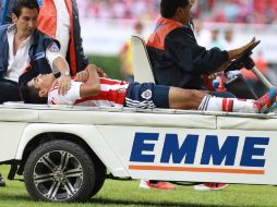Imagen del partido de ayer de Sánchez durante su salida de la cancha tras el choque. ARCHIVO  /