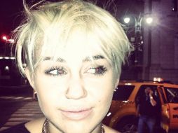 La también actriz cortó su melena y se rapó los costados de la cabeza.  /