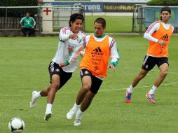 Javier Hernández durante el entrenamiento en el CAR. MEXSPORT  /