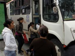 Hoy líderes del transporte público pararon el servicio para exigir aumento a la tarifa a ocho pesos.  /