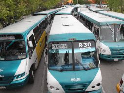 El Macrobús y las 60 rutas que desde temprana hora de este lunes suspendieron el servicio lo reanundaron por la tarde.  /