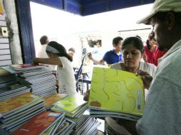 La Procuraduría advertir a los consumidores sobre las repercusiones que implica adquirir los útiles escolares en el comercio informal.  /