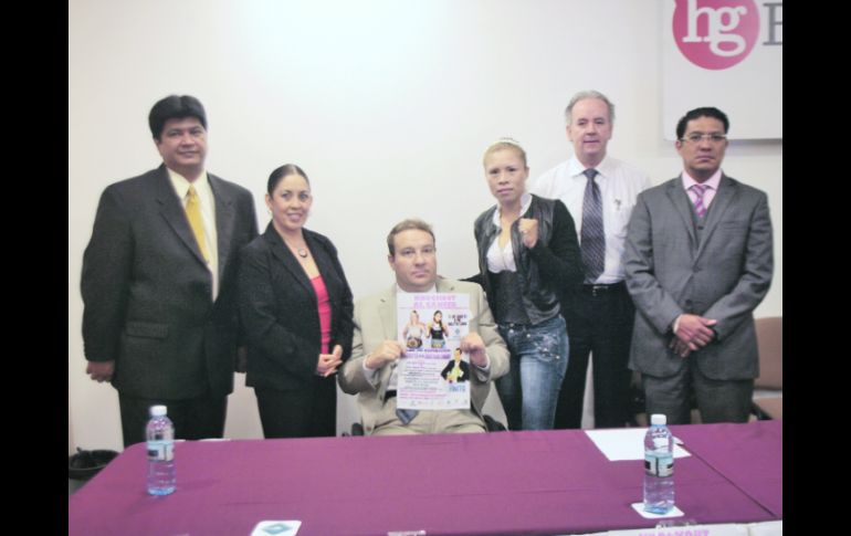 Apuntados. Los organizadores han invitado a muchas figuras del pugilismo nacional.  /