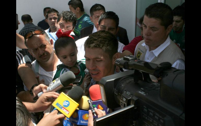Oribe Peralta arribó ayer a la Comarca Lagunera tras su destacada actuación en Londres 2012. ARCHIVO  /