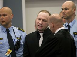 Breivik admitió cometer los asesinatos, los jueces aún tienen que determinar si lo consideran cuerdo o desequilibrado. ARCHIVO  /