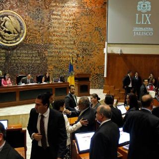 Diputados rechazan cuenta pública 2010 de Enrique Alfaro