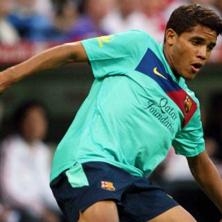 'Jona' y Puyol entrenan al margen