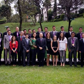 Calderón reconoce carácter de medallistas olímpicos