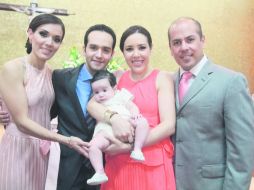 Compadrazgo. Rocío de Ibarra, José Job Lagunes, Claudia Toledo de Lagunes, Mateo Lagunes y Gabriel Ibarra.  /